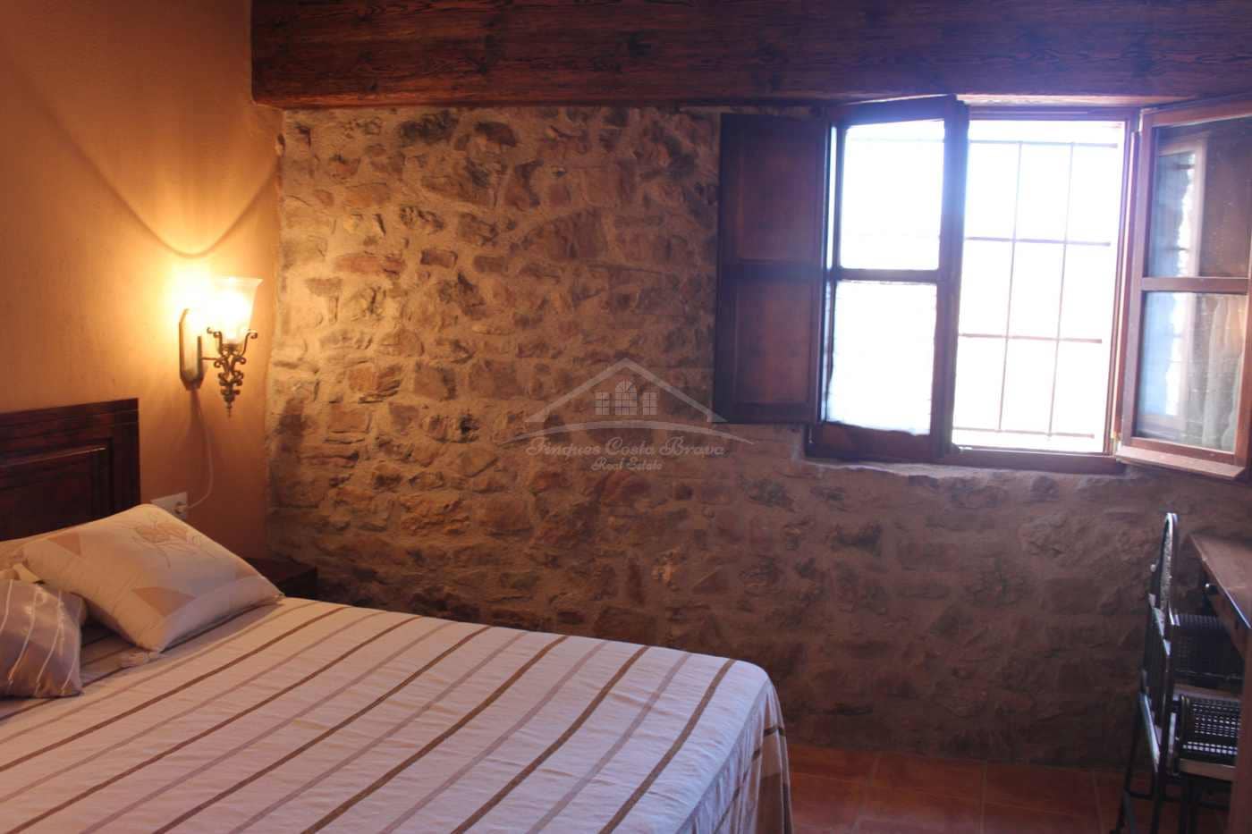 6 bedroom Finca/Country House for sale in Laspaules - € 265,000 (Ref: 8586854)