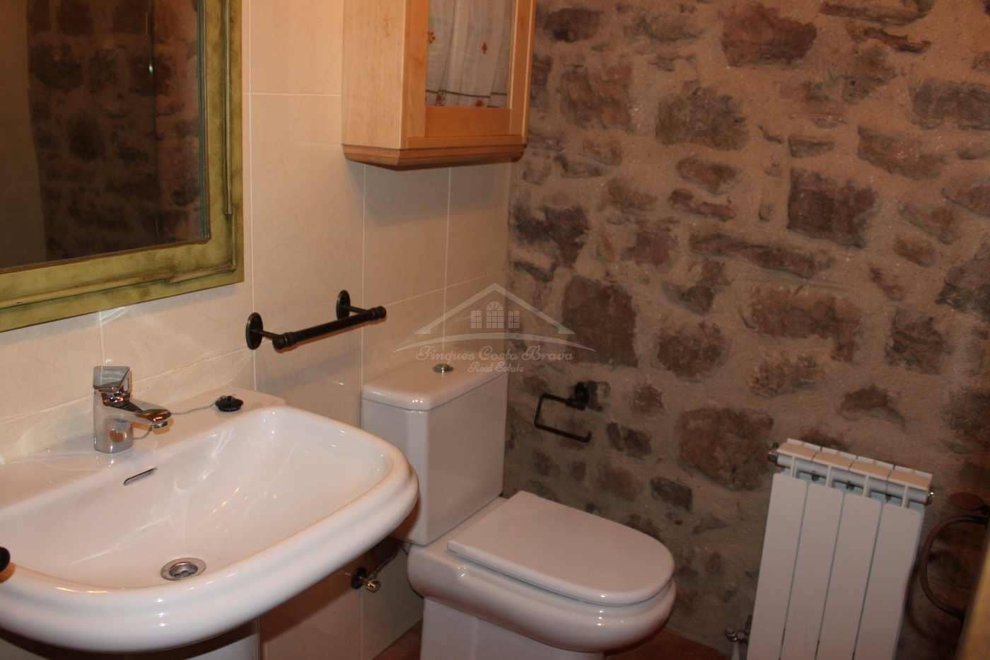 6 bedroom Finca/Country House for sale in Laspaules - € 265,000 (Ref: 8586854)