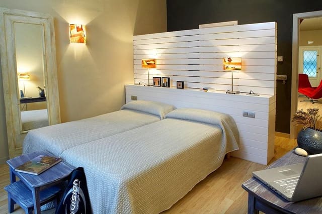 5 quarto Hotel para venda em La Bisbal d'Empordà - 1 200 000 € (Ref: 8883812)