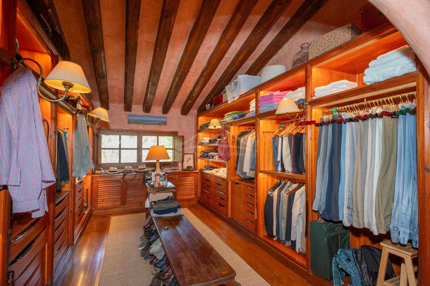 23 sypialnia Finka/Dom wiejski na sprzedaż w Figueres z garażem - 11 000 000 € (Ref: 9115552)