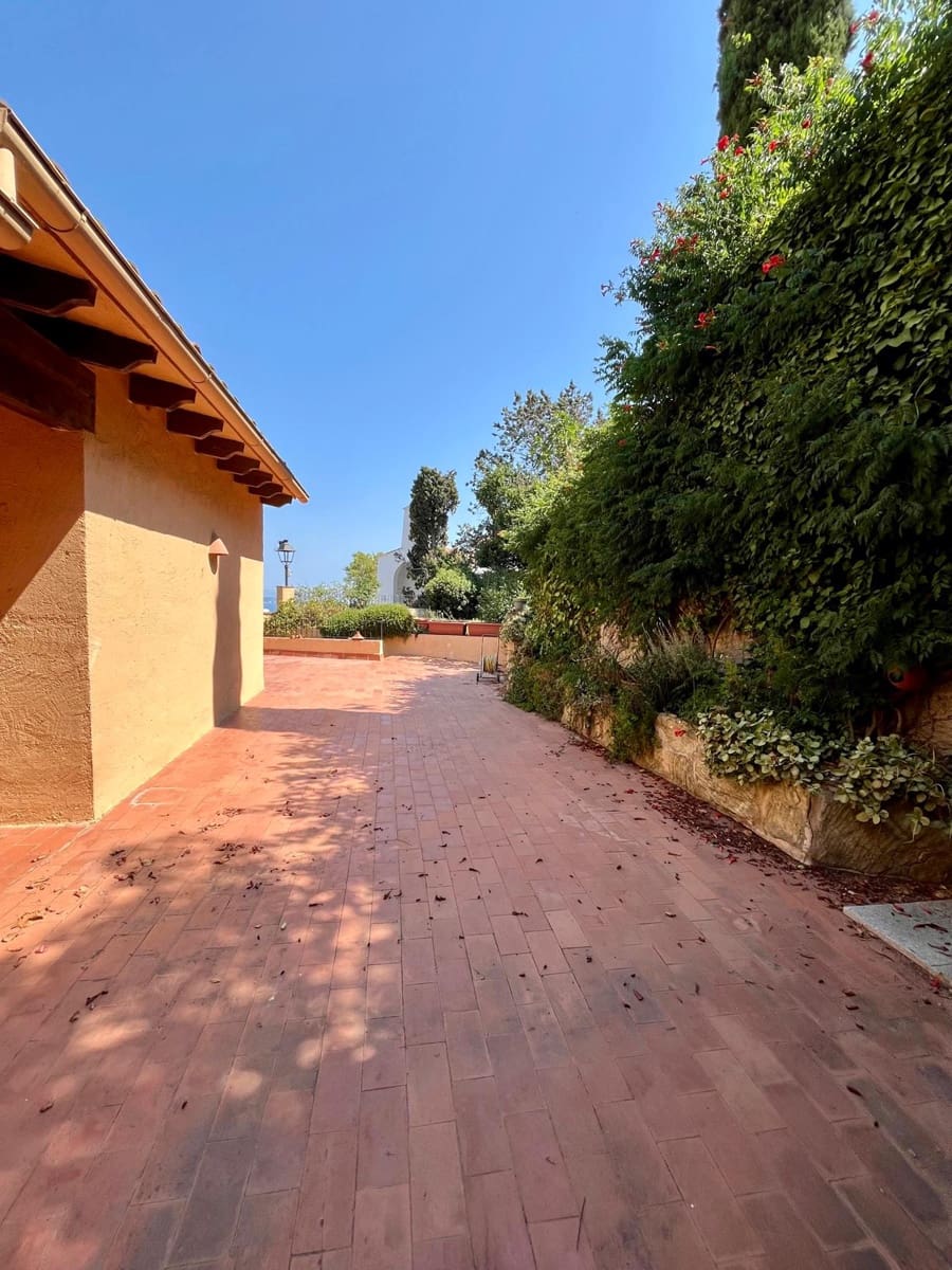 6 soverom Villa til salgs i Begur med svømmebasseng garasje - € 1 000 000 (Ref: 9186349)