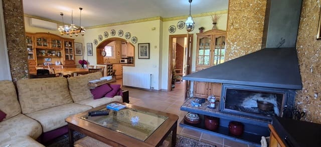 4 soverom Villa til salgs i Begur med svømmebasseng garasje - € 585 000 (Ref: 9254409)