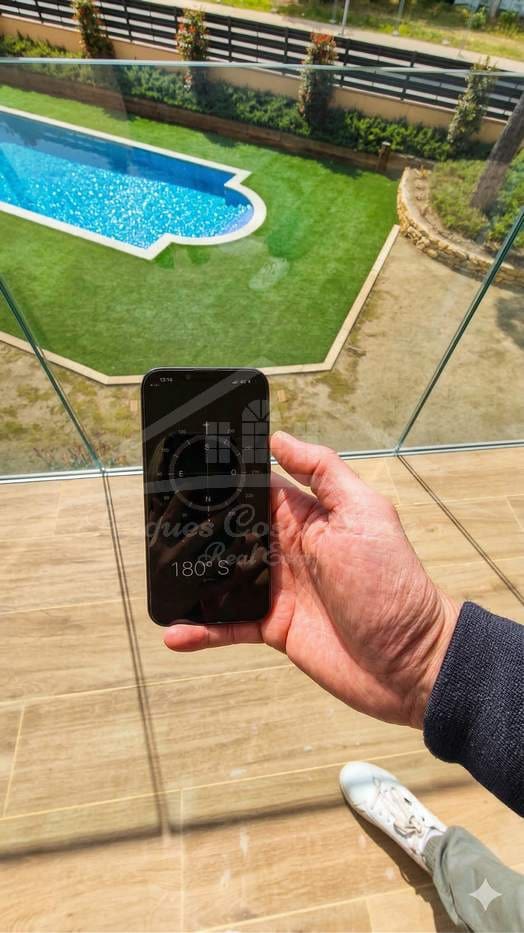 3 soverom Leilighet til salgs i Pals med svømmebasseng garasje - € 350 000 (Ref: 9687361)