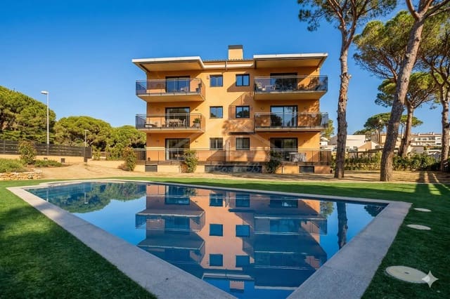 3 soverom Leilighet til salgs i Pals med svømmebasseng garasje - € 350 000 (Ref: 9687361)