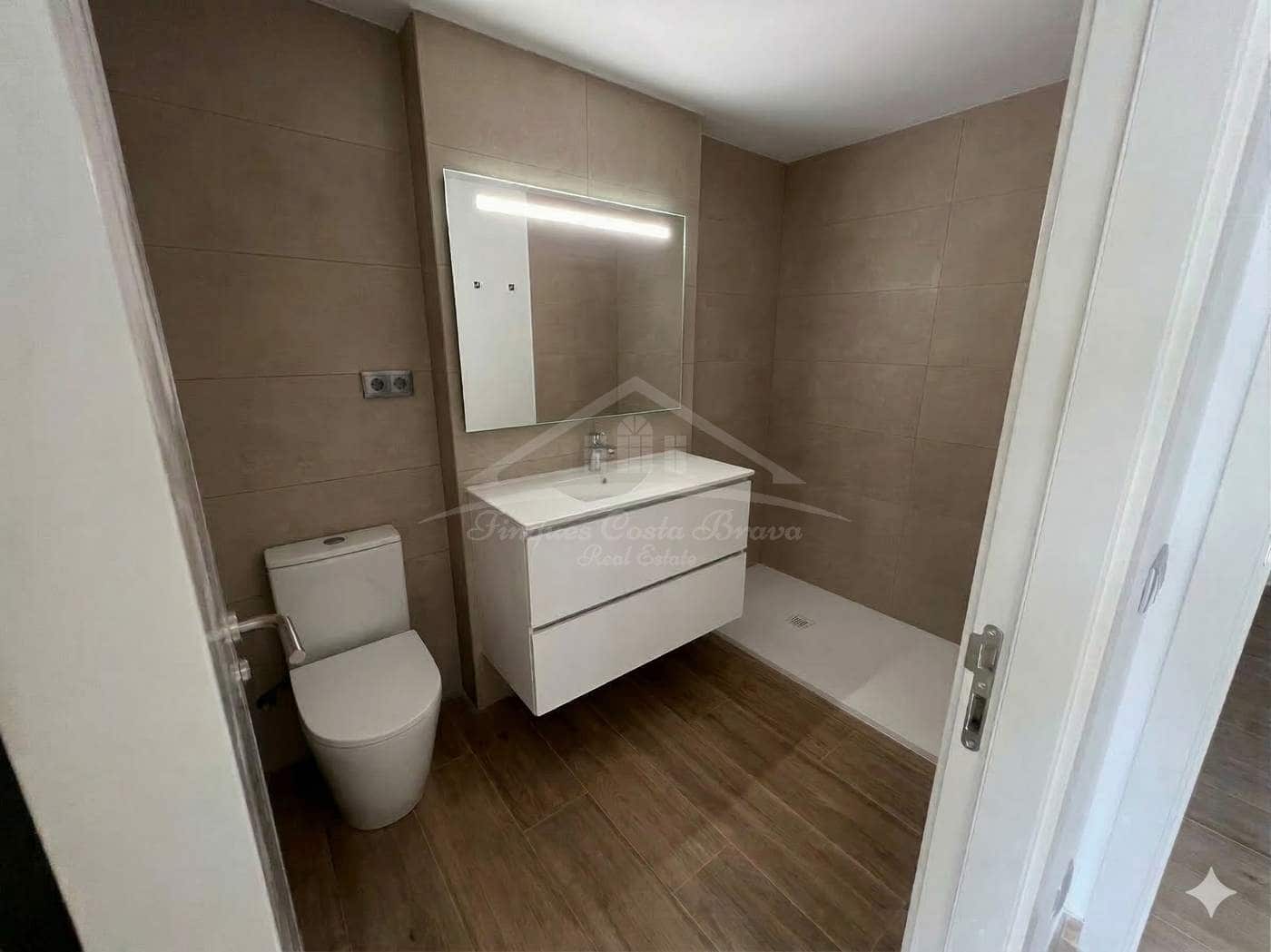 3 soverom Leilighet til salgs i Pals med svømmebasseng garasje - € 350 000 (Ref: 9687361)