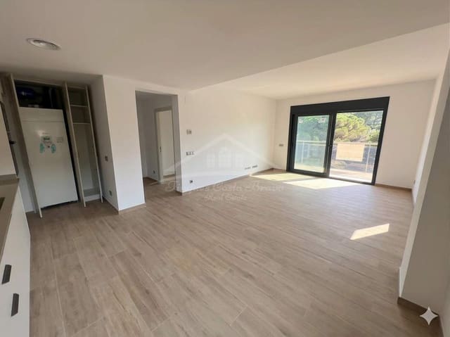 3 soverom Leilighet til salgs i Pals med svømmebasseng garasje - € 350 000 (Ref: 9687361)