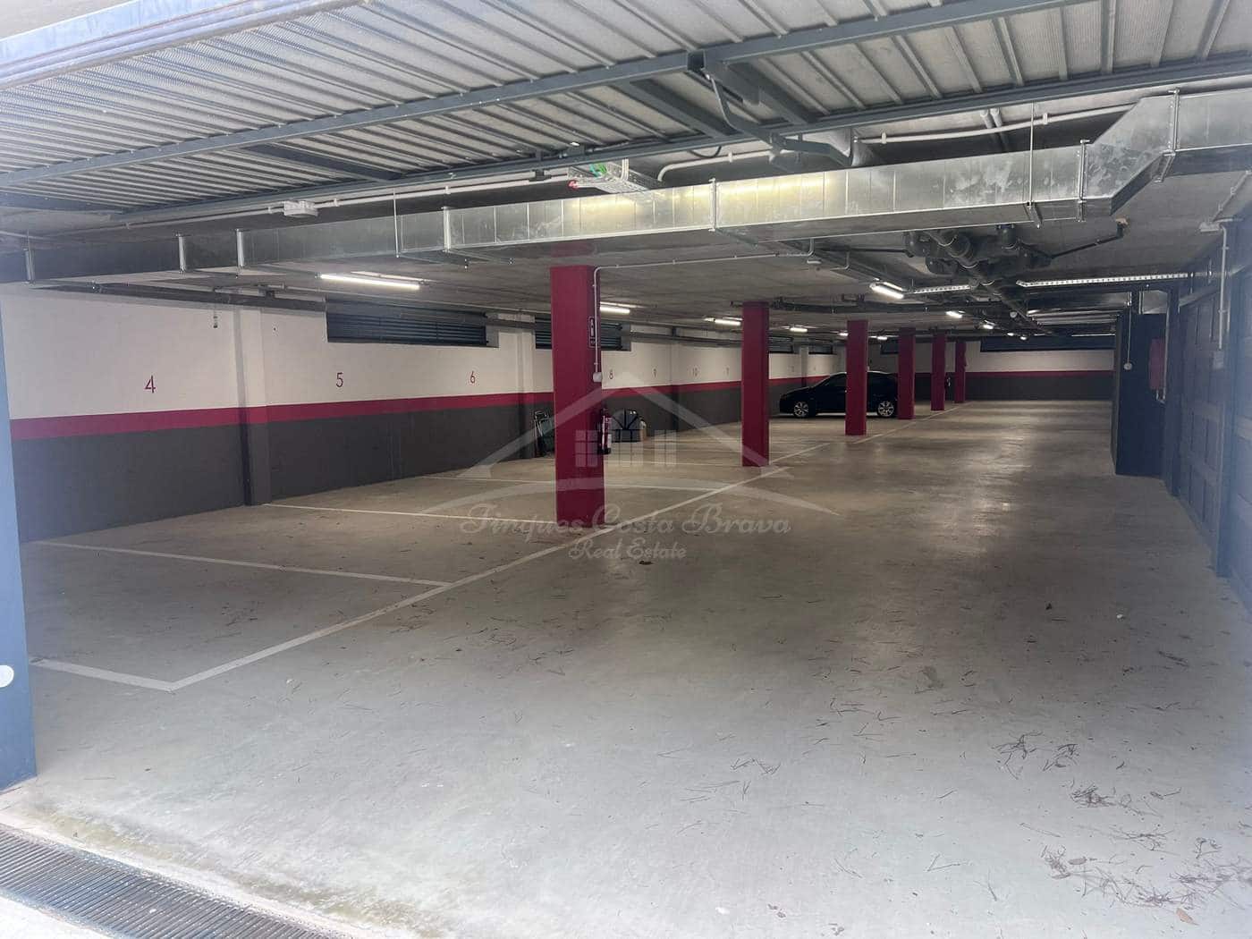 3 soverom Leilighet til salgs i Pals med svømmebasseng garasje - € 350 000 (Ref: 9687361)