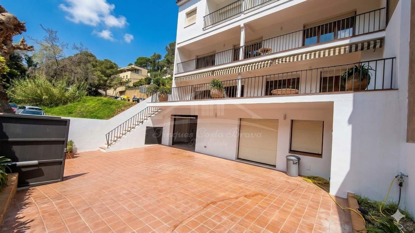4 bedroom Villa for sale in Palafrugell with garage - € 850,000 (Ref: 9715364)