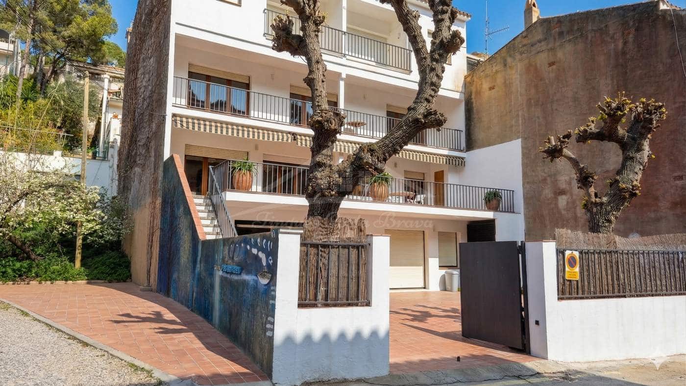 4 bedroom Villa for sale in Palafrugell with garage - € 850,000 (Ref: 9715364)