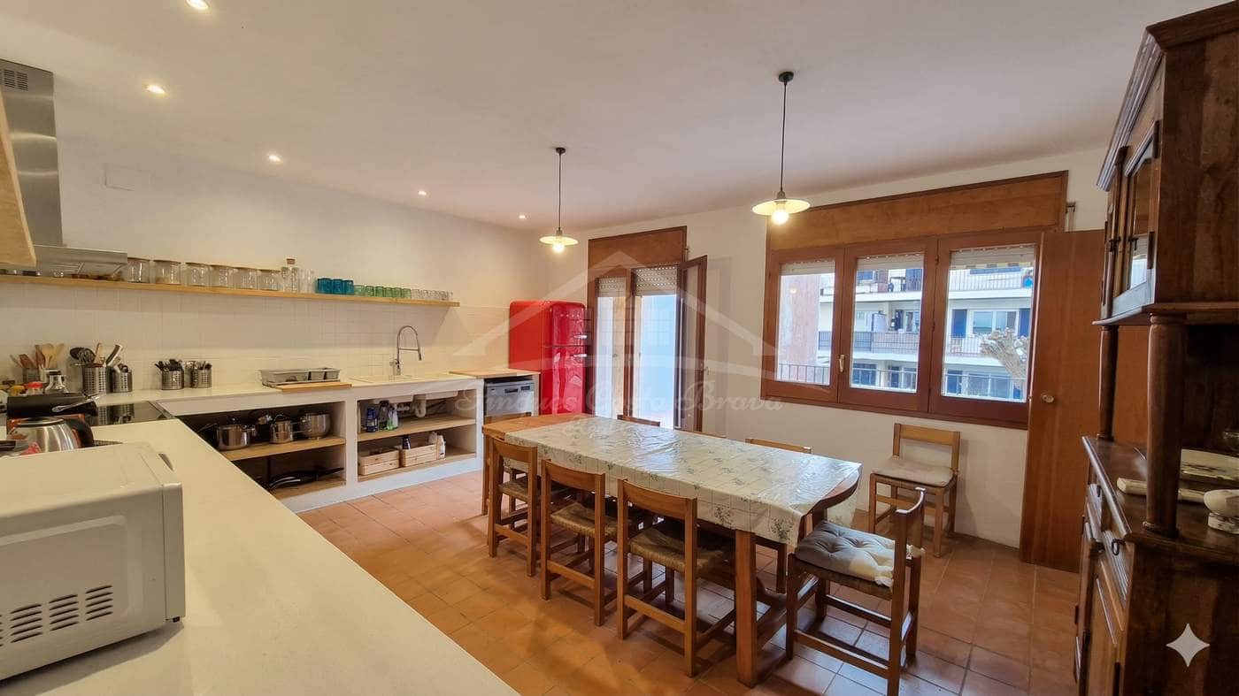 4 bedroom Villa for sale in Palafrugell with garage - € 850,000 (Ref: 9715364)