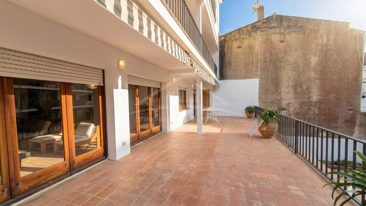 4 bedroom Villa for sale in Palafrugell with garage - € 850,000 (Ref: 9715364)
