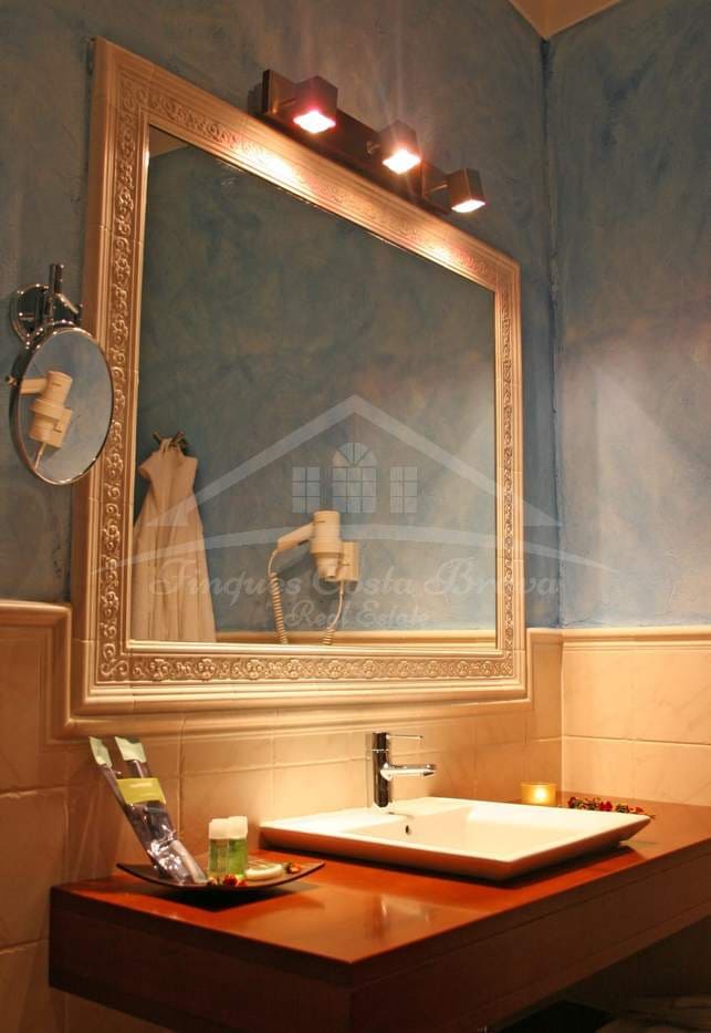 12 sypialnia Finka/Dom wiejski na sprzedaż w Santa Cristina d'Aro z garażem - 1 800 000 € (Ref: 9795071)