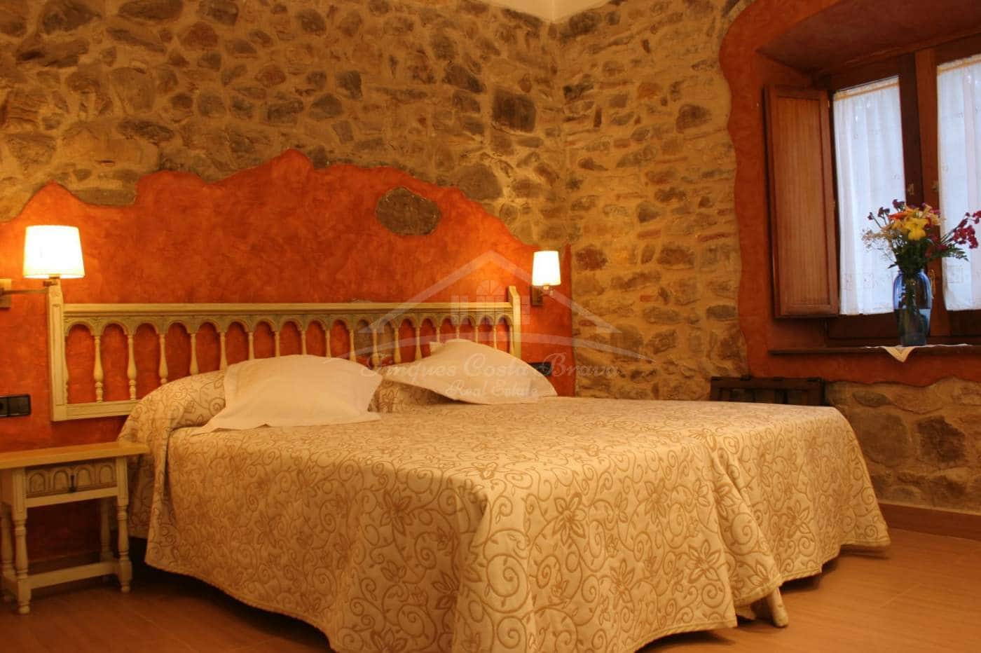 12 sypialnia Finka/Dom wiejski na sprzedaż w Santa Cristina d'Aro z garażem - 1 800 000 € (Ref: 9795071)