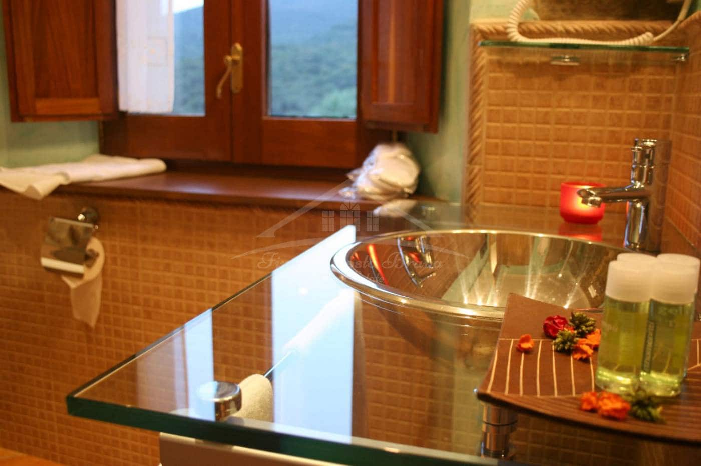 12 sypialnia Finka/Dom wiejski na sprzedaż w Santa Cristina d'Aro z garażem - 1 800 000 € (Ref: 9795071)