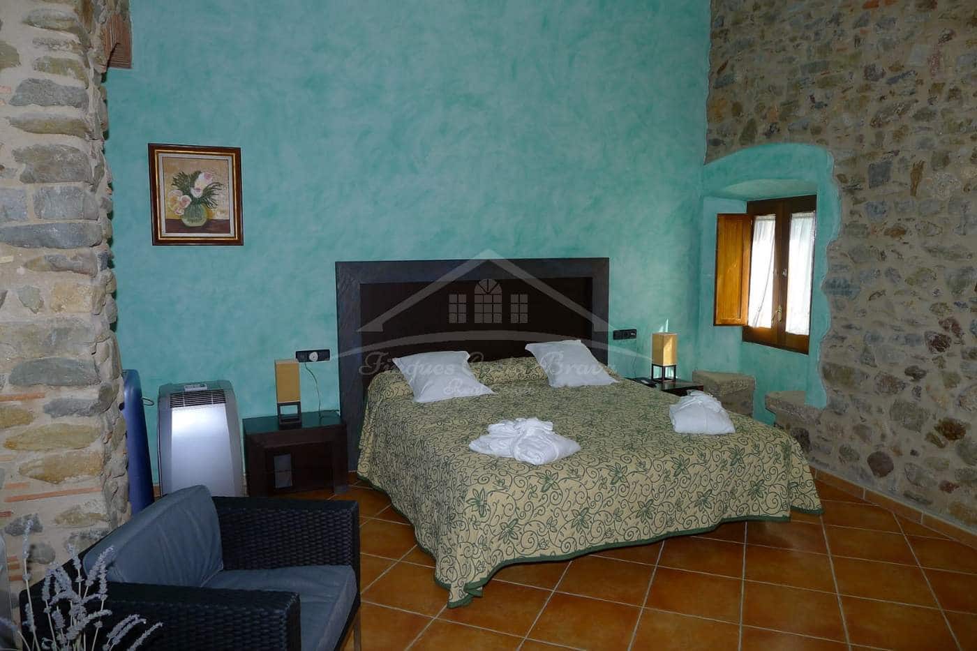 12 sypialnia Finka/Dom wiejski na sprzedaż w Santa Cristina d'Aro z garażem - 1 800 000 € (Ref: 9795071)