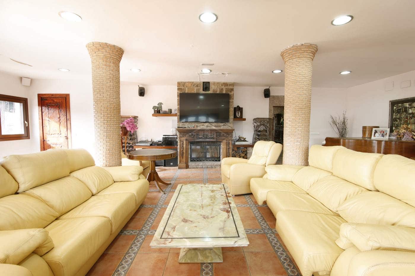 10 bedroom Finca/Country House for sale in Moia with pool garage - € 3,500,000 (Ref: 9877560)