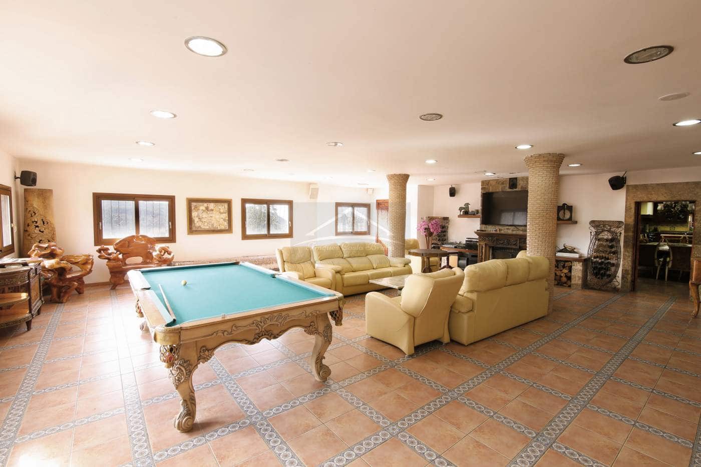 10 bedroom Finca/Country House for sale in Moia with pool garage - € 3,500,000 (Ref: 9877560)