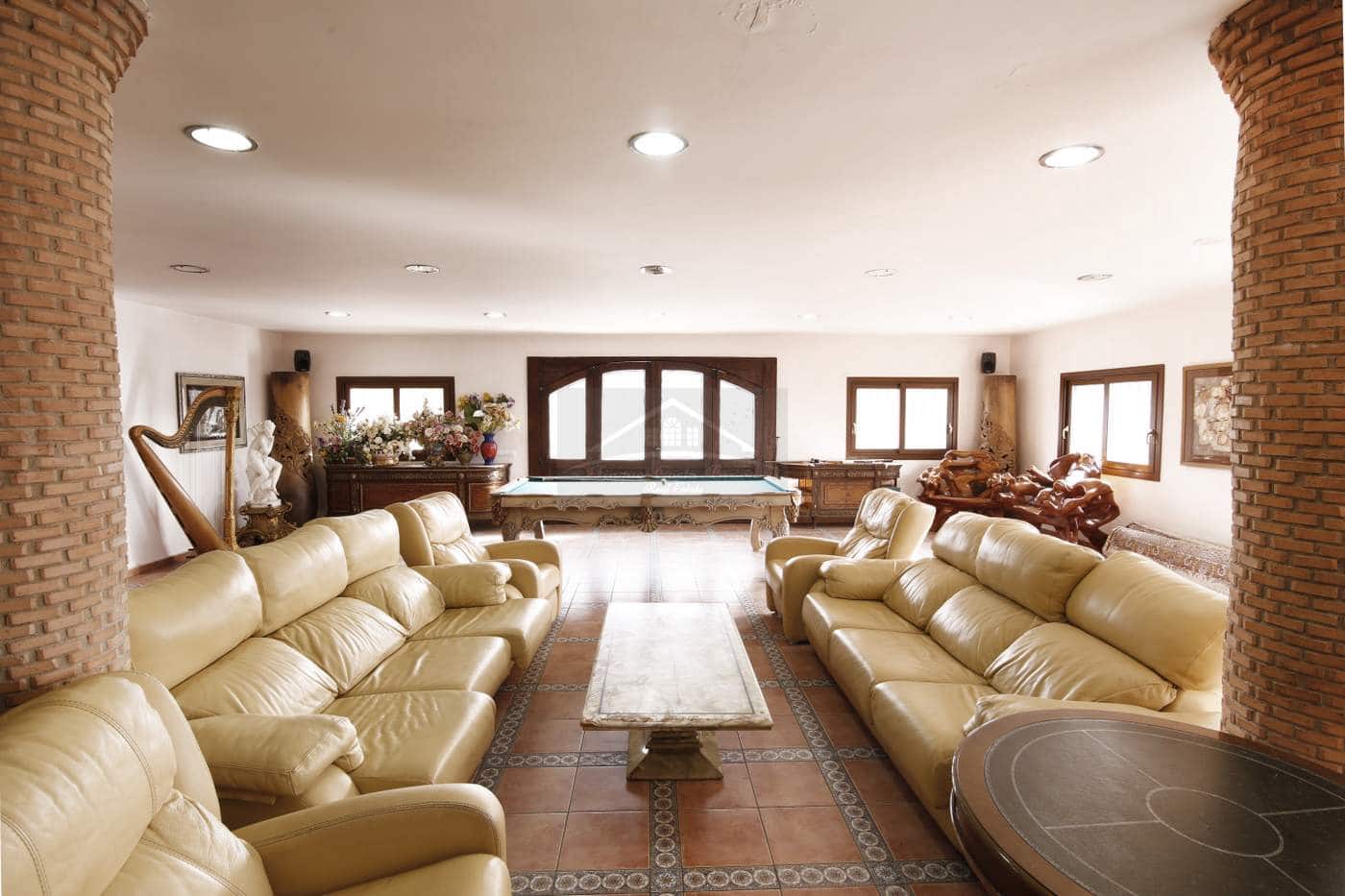 10 bedroom Finca/Country House for sale in Moia with pool garage - € 3,500,000 (Ref: 9877560)