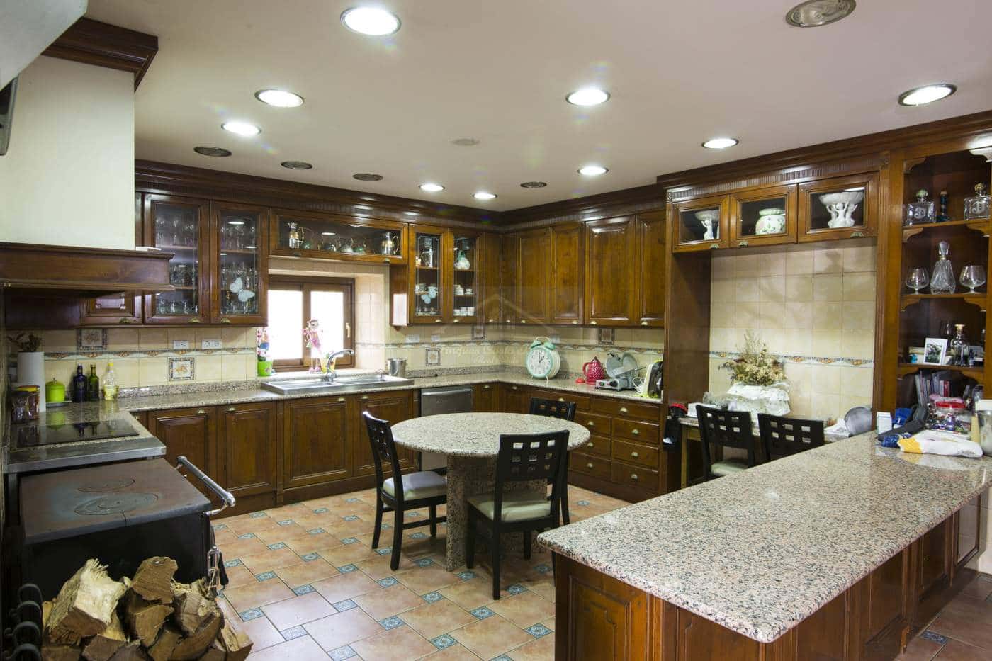 10 bedroom Finca/Country House for sale in Moia with pool garage - € 3,500,000 (Ref: 9877560)