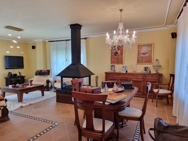 6 bedroom Townhouse for sale in Vila-real with pool garage - € 950,000 (Ref: 8293059)