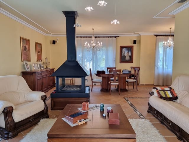 6 bedroom Townhouse for sale in Vila-real with pool garage - € 950,000 (Ref: 8293059)