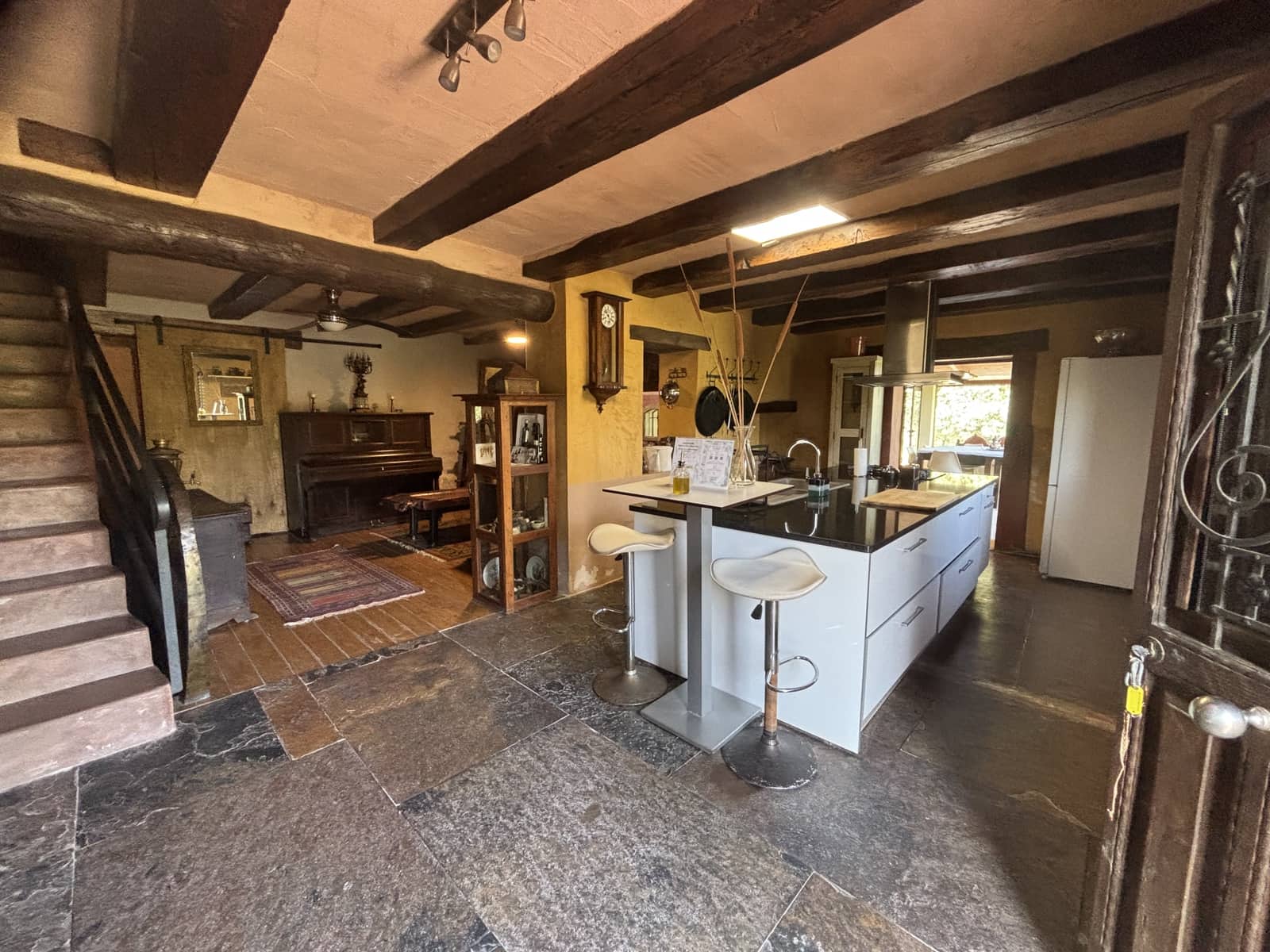 6 soveværelse Finca/Landehus til salg i Enguera - € 1.100.000 (Ref: 9074390)