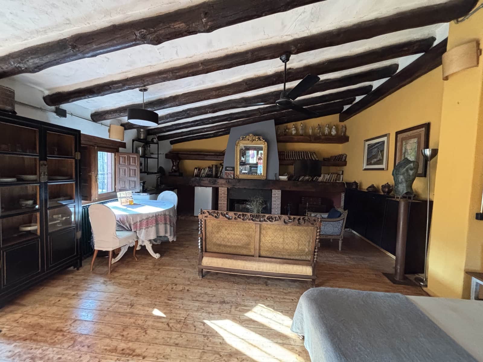 6 soveværelse Finca/Landehus til salg i Enguera - € 1.100.000 (Ref: 9074390)