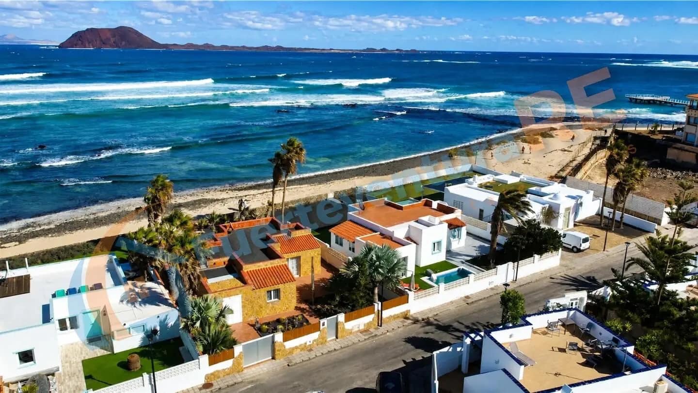 2 sovrum Villa till salu i Corralejo med pool - 1 250 000 € (Ref: 10001305)