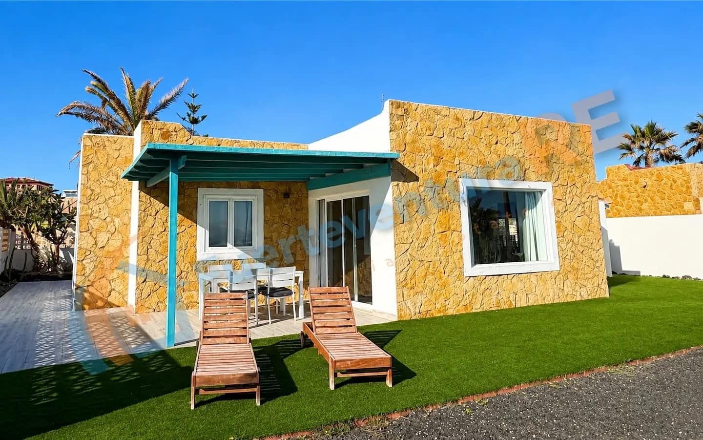 2 sovrum Villa till salu i Corralejo med pool - 1 250 000 € (Ref: 10001305)