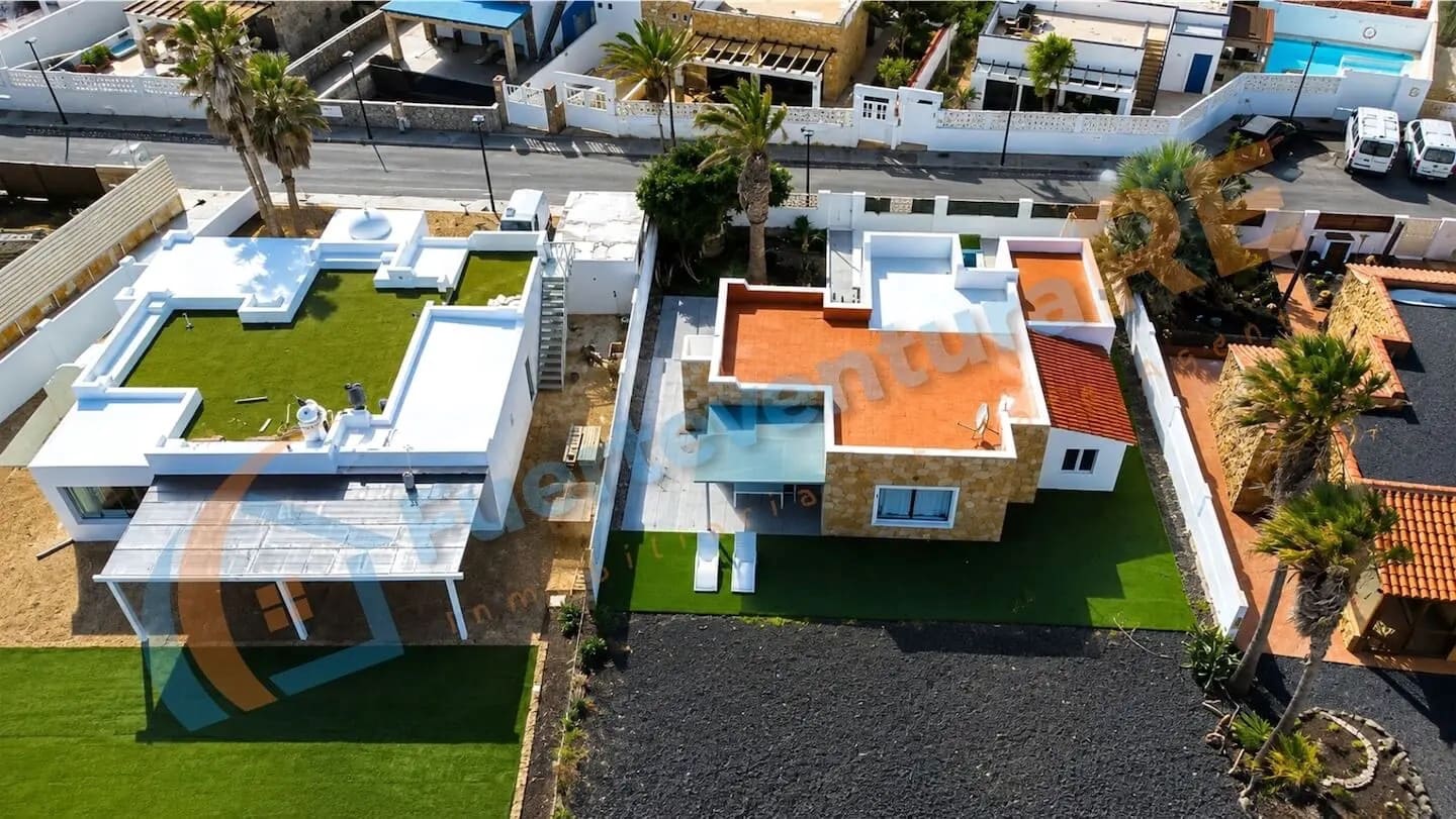 2 sovrum Villa till salu i Corralejo med pool - 1 250 000 € (Ref: 10001305)