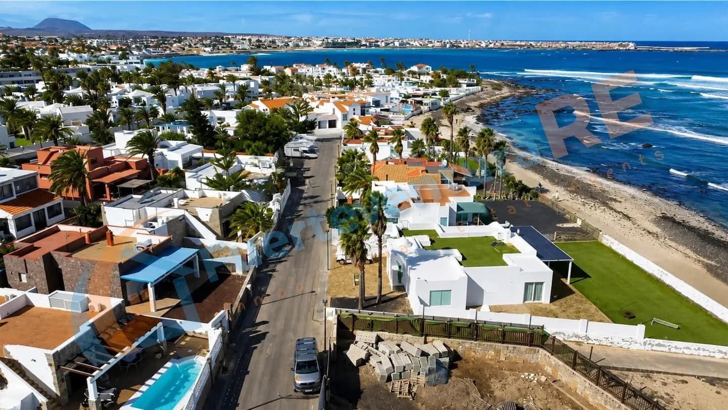 2 sovrum Villa till salu i Corralejo med pool - 1 250 000 € (Ref: 10001305)