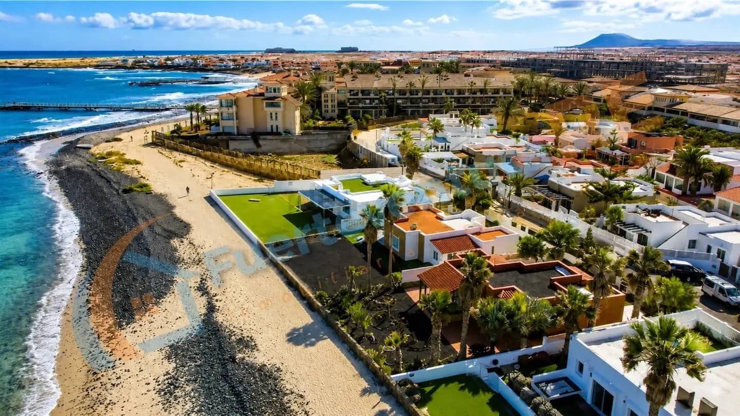 2 sovrum Villa till salu i Corralejo med pool - 1 250 000 € (Ref: 10001305)