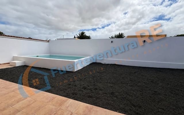 2 makuuhuone Huvila myytävänä paikassa Tamaragua, La Oliva mukana uima-altaan 
autotalli - 325 000 € (Ref: 10038574)
