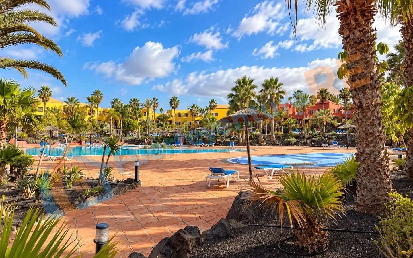 1 quarto Apartamento para venda em Corralejo com piscina garagem - 215 000 € (Ref: 10070238)