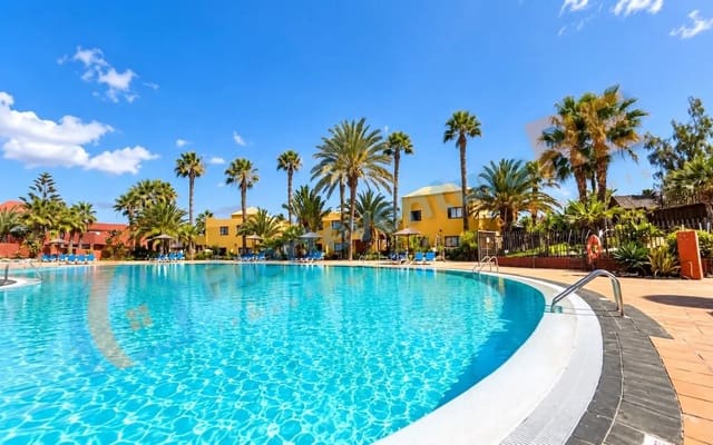 1 sovrum Lägenhet till salu i Corralejo, La Oliva med pool garage - 215 000 € (Ref: 10070238)