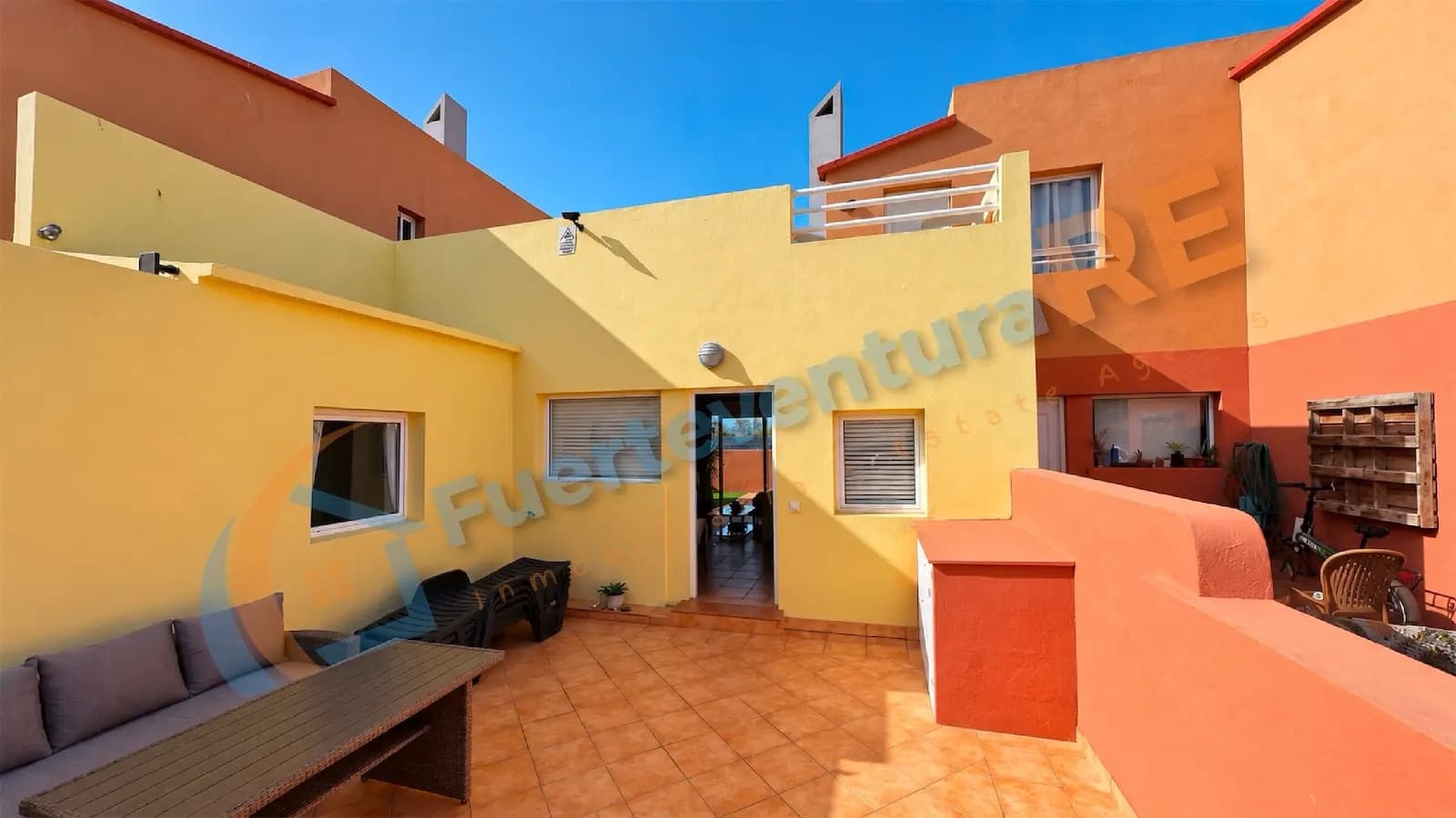2 makuuhuone Huoneisto myytävänä paikassa Corralejo mukana uima-altaan - 259 000 € (Ref: 10111116)