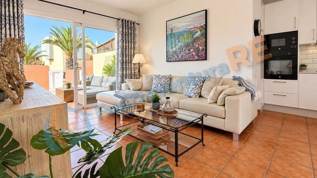 2 makuuhuone Huoneisto myytävänä paikassa Corralejo, La Oliva mukana uima-altaan - 259 000 € (Ref: 10111116)