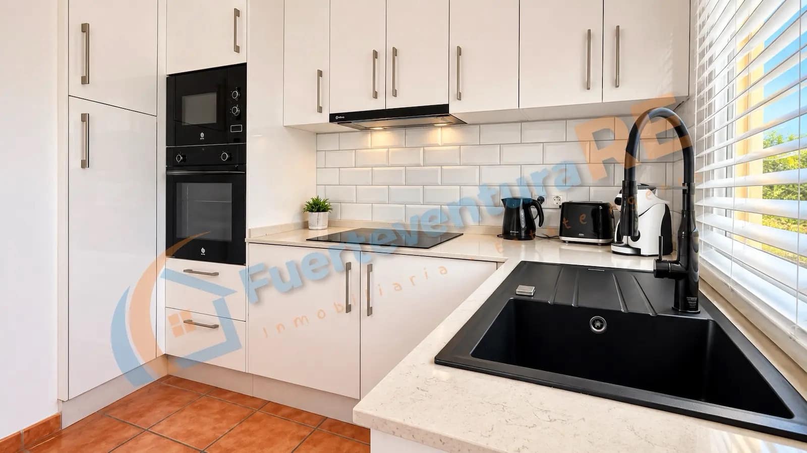 2 makuuhuone Huoneisto myytävänä paikassa Corralejo mukana uima-altaan - 259 000 € (Ref: 10111116)