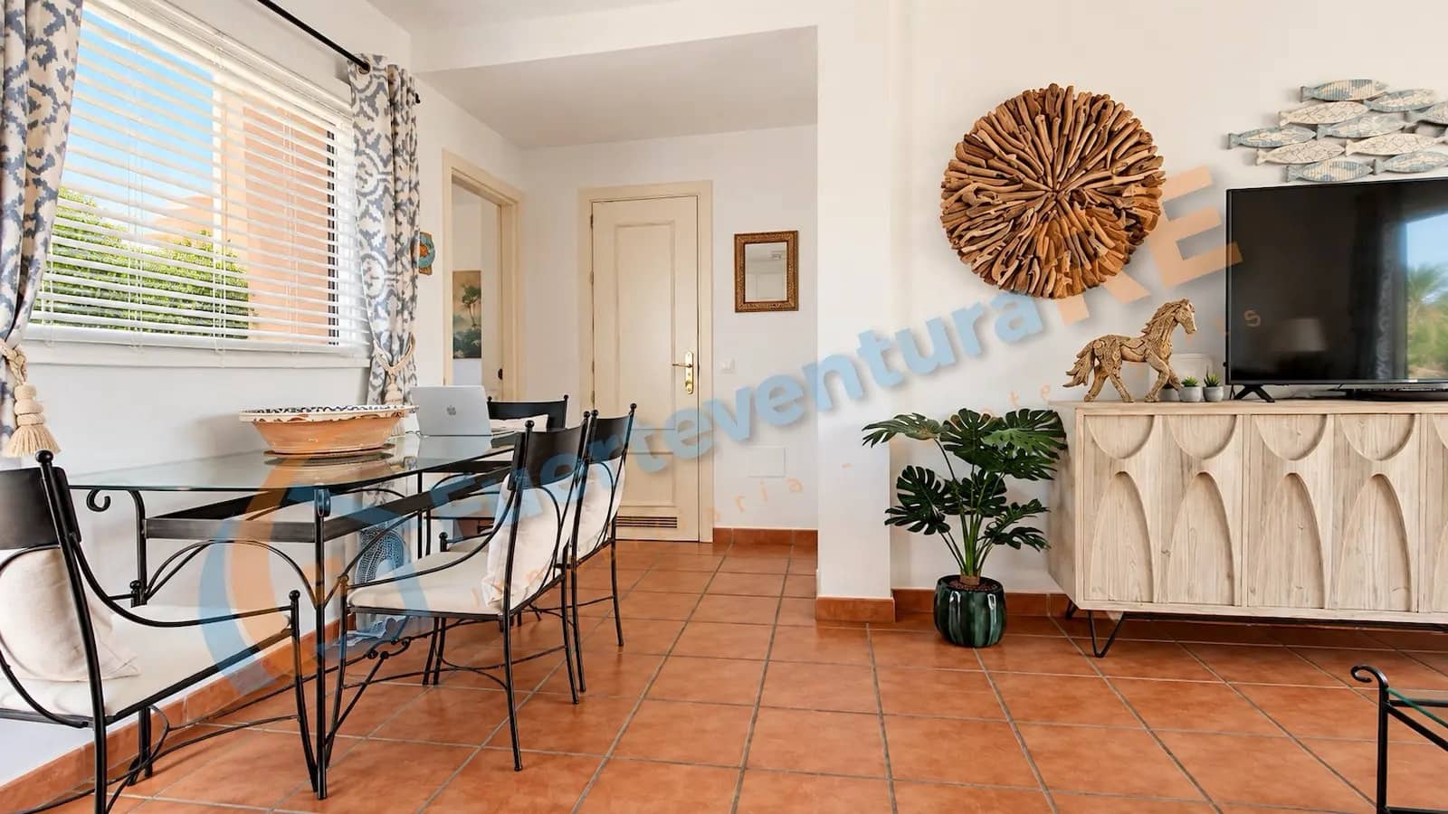 2 makuuhuone Huoneisto myytävänä paikassa Corralejo mukana uima-altaan - 259 000 € (Ref: 10111116)