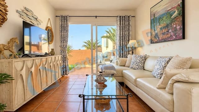 2 makuuhuone Huoneisto myytävänä paikassa Corralejo, La Oliva mukana uima-altaan - 259 000 € (Ref: 10111116)