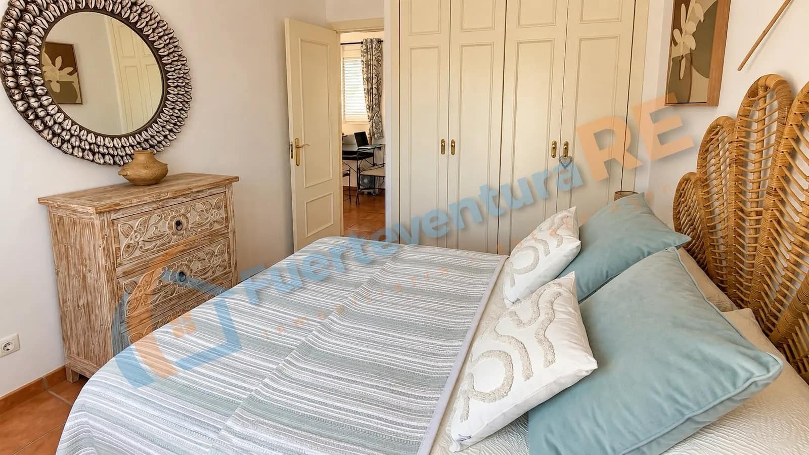 2 makuuhuone Huoneisto myytävänä paikassa Corralejo mukana uima-altaan - 259 000 € (Ref: 10111116)