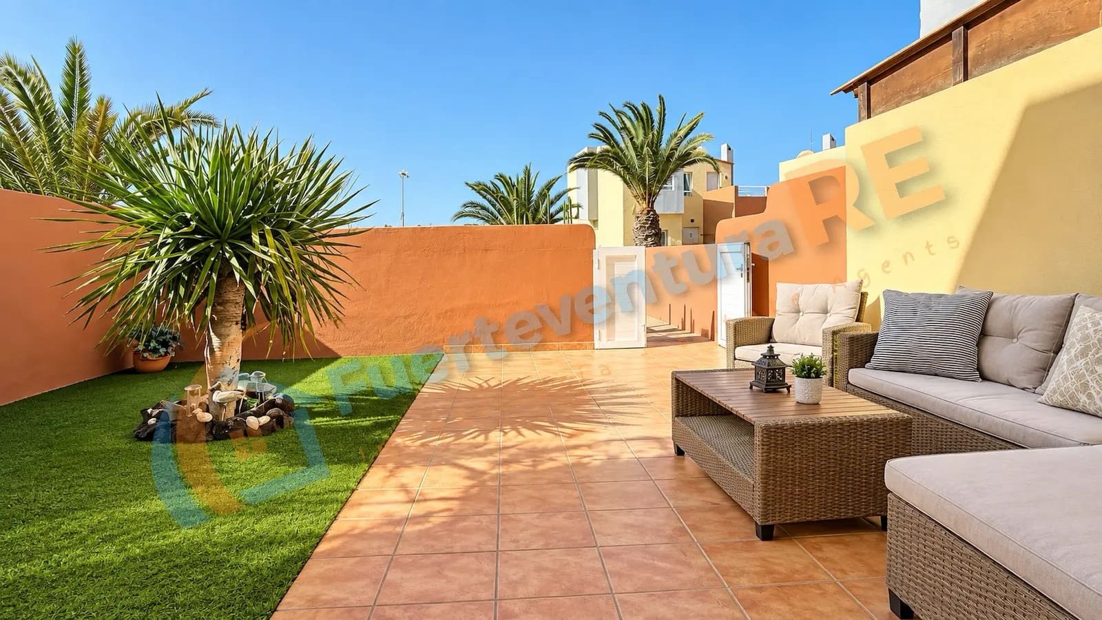 2 makuuhuone Huoneisto myytävänä paikassa Corralejo mukana uima-altaan - 259 000 € (Ref: 10111116)