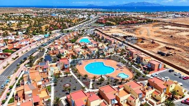 2 makuuhuone Huoneisto myytävänä paikassa Corralejo, La Oliva mukana uima-altaan - 259 000 € (Ref: 10111116)