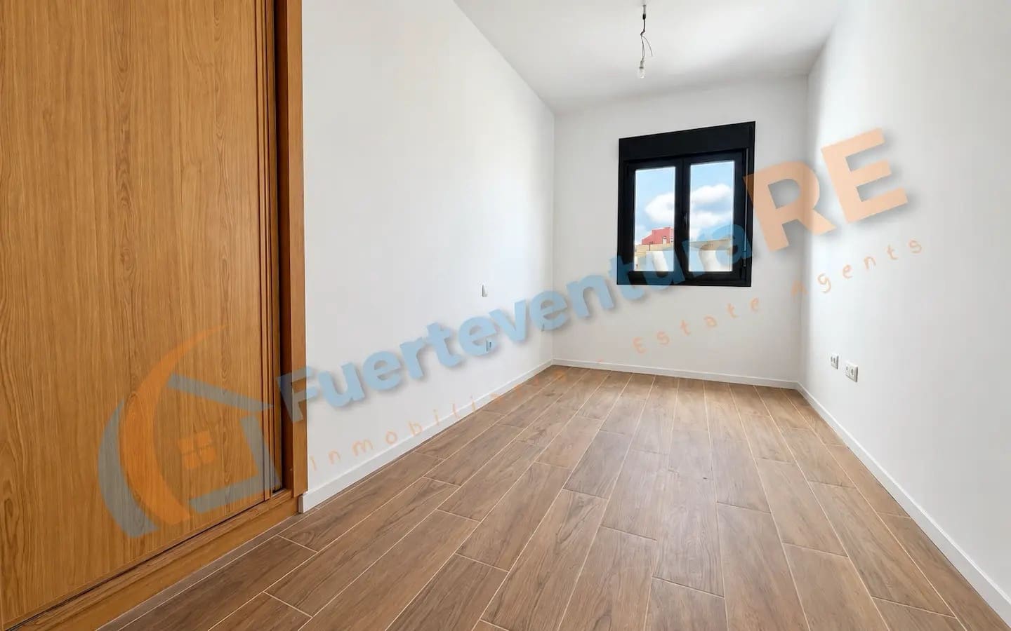 2 bedroom Apartment for sale in Puerto del Rosario with garage - € 175,000 (Ref: 10150212)