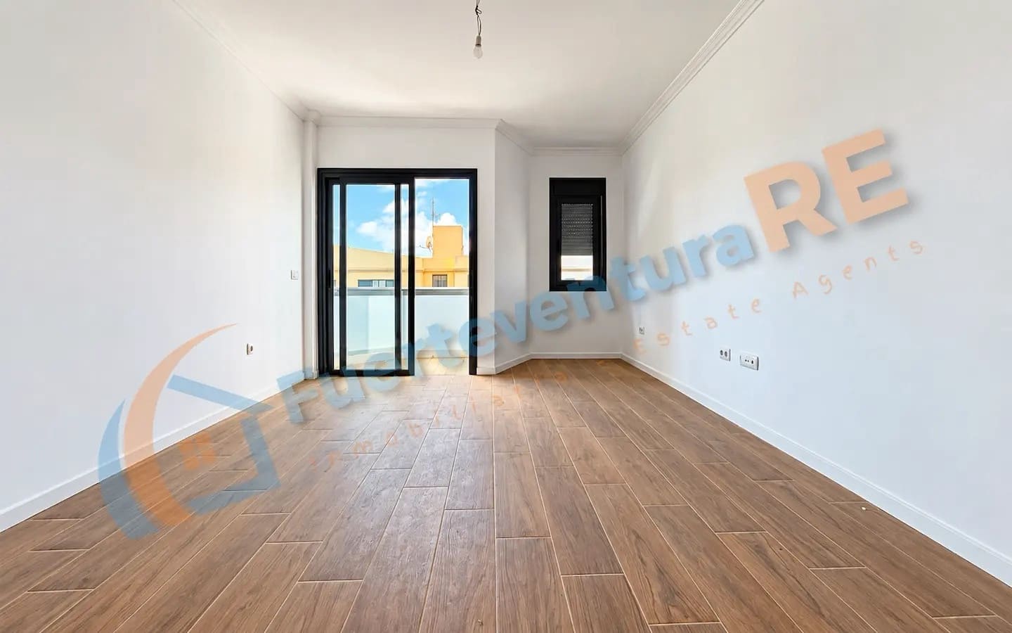 2 bedroom Apartment for sale in Puerto del Rosario with garage - € 175,000 (Ref: 10150212)