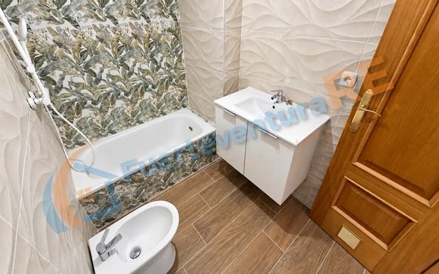2 makuuhuone Huoneisto myytävänä paikassa Puerto del Rosario mukana 
autotalli - 175 000 € (Ref: 10150212)