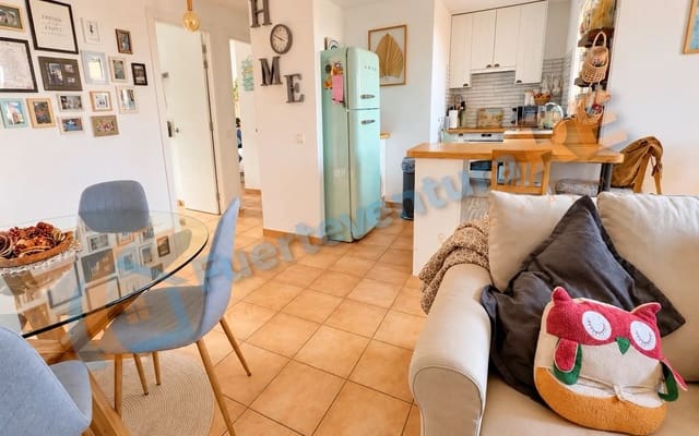 2 makuuhuone Kattohuoneisto myytävänä paikassa Corralejo, La Oliva mukana uima-altaan 
autotalli - 278 000 € (Ref: 10163299)