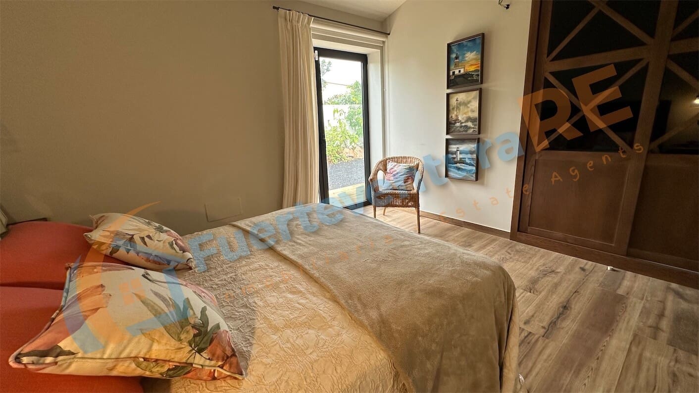 3 soveværelse Villa til salg i Llanos de la Concepcion med garage - € 650.000 (Ref: 7971138)