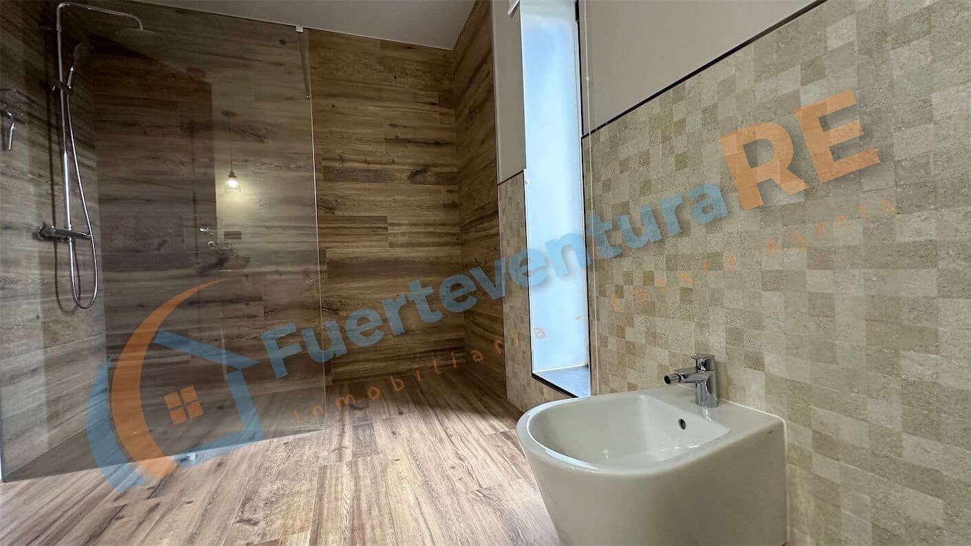 3 soveværelse Villa til salg i Llanos de la Concepcion med garage - € 650.000 (Ref: 7971138)