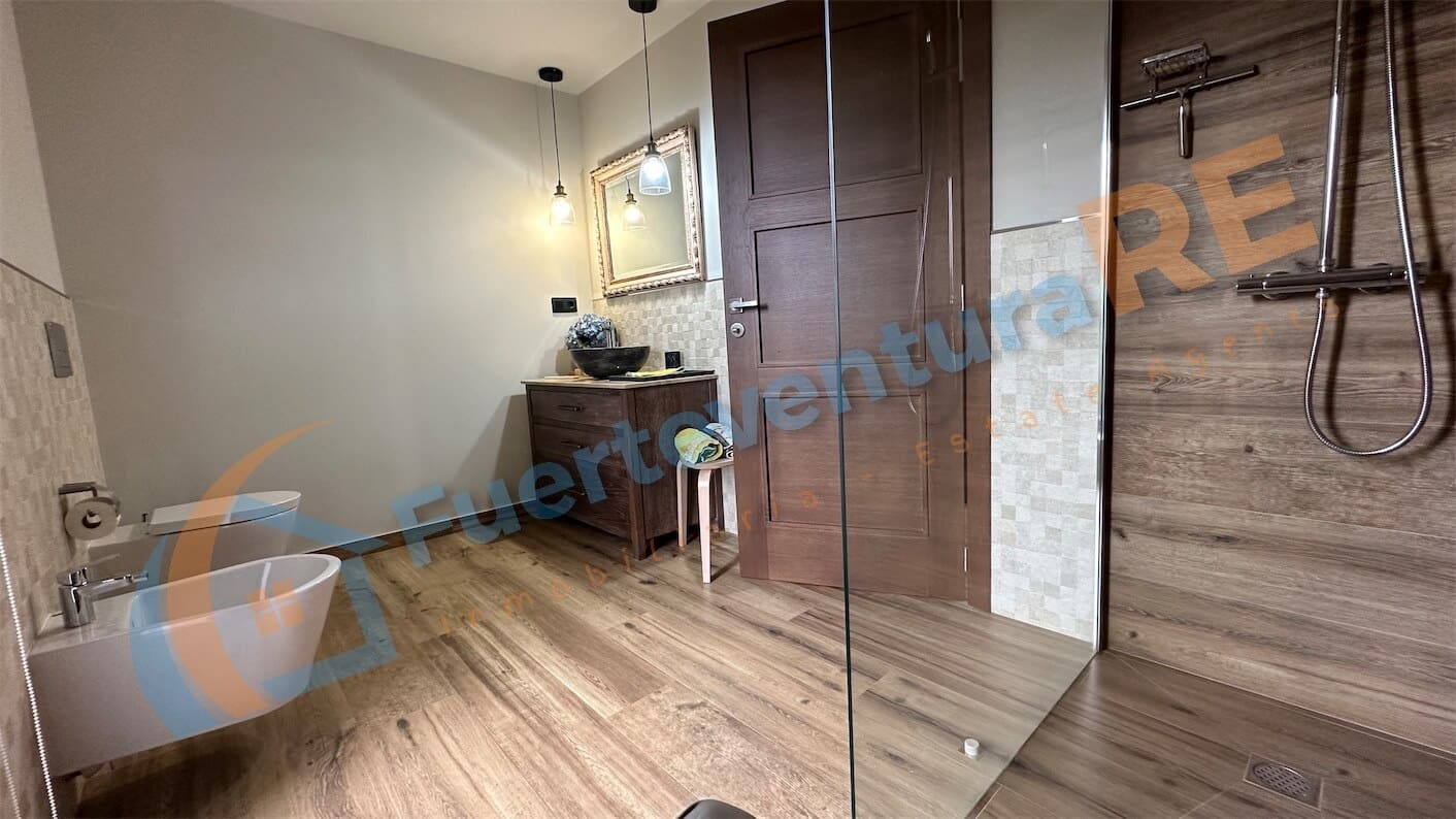 3 soveværelse Villa til salg i Llanos de la Concepcion med garage - € 650.000 (Ref: 7971138)